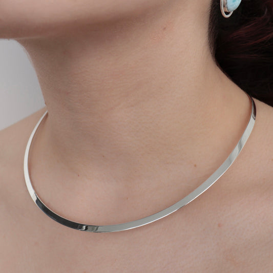 Round Neckwire